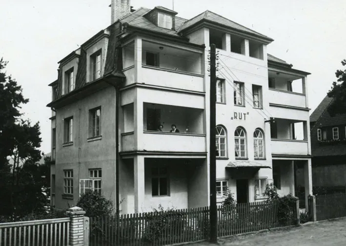 Historická fotografie Pensionu RUT z roku 1926