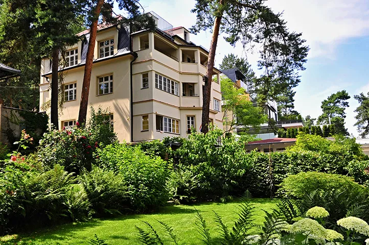 Terasa Pensionu RUT s výhledem na Máchovo jezero